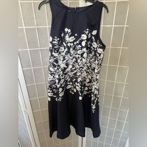 Donna Morgan NWT dress size 2 with pockets